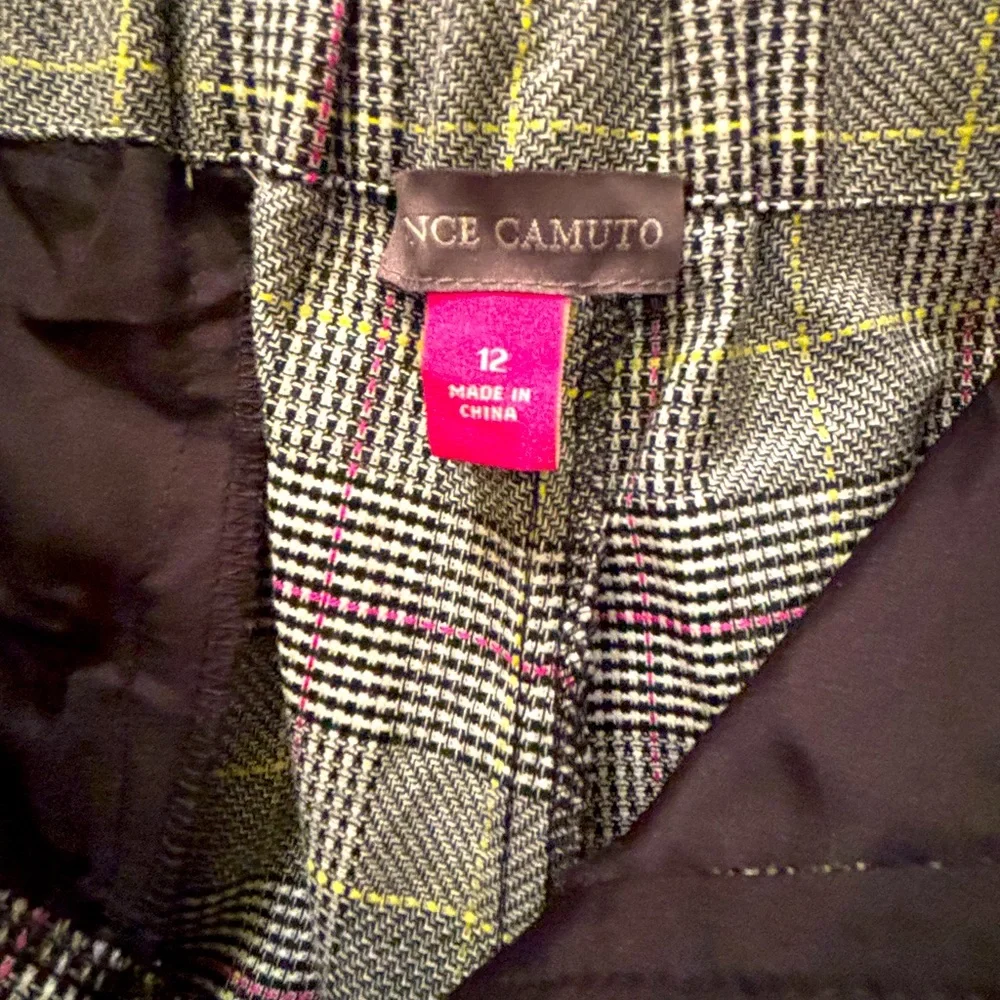 Vince Camuto - Picture 5 of 9